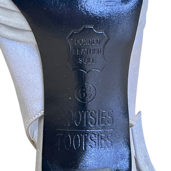 Mootsies Tootsies Women’s Silver Fabric Peep Toe Portray Slingback Heels Sz 6.5M - Picture 8 of 10